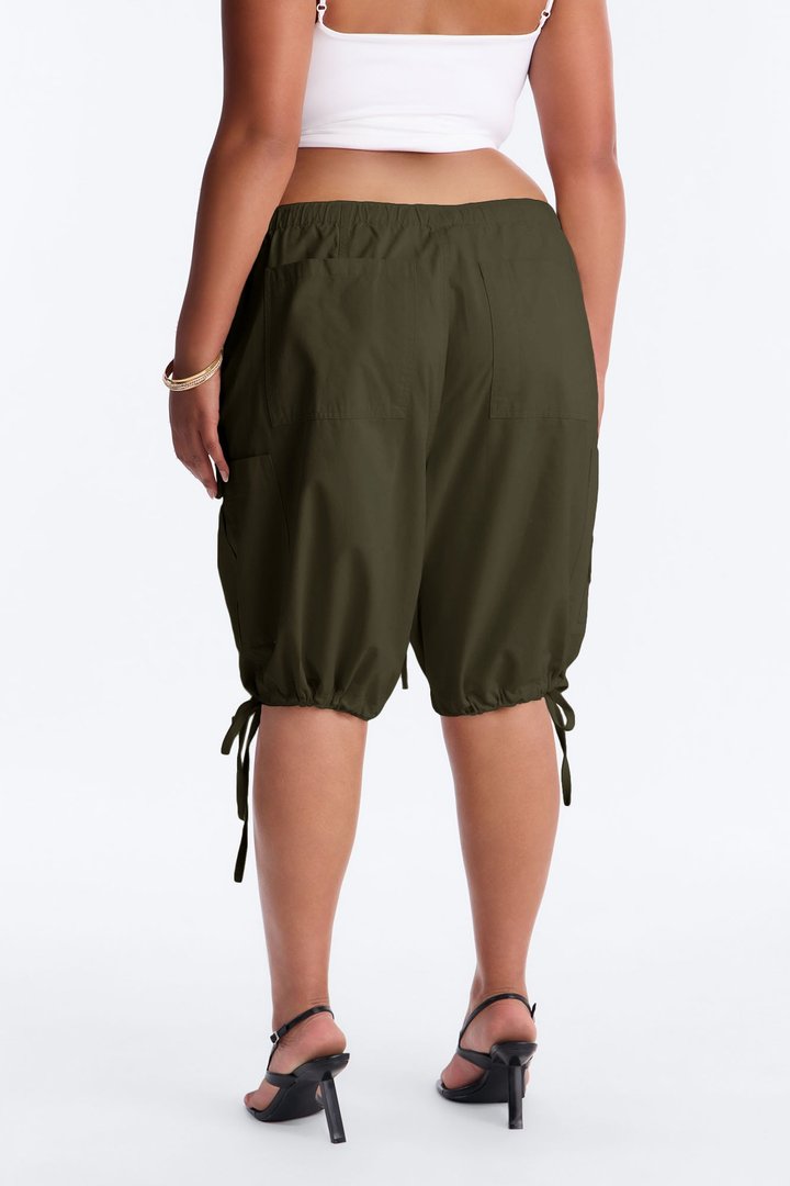 Out Of Town Low Rise Cotton Bermuda Short - Olive