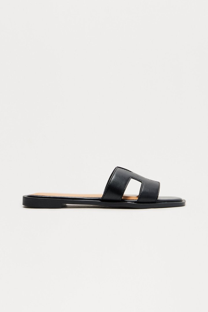Noe Slip On Sandals - Black