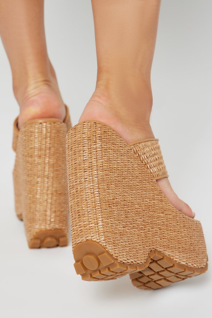 Chase The Sun Platform Wedges - Tan
