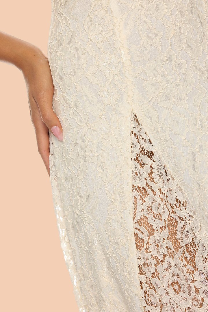 Reina Lace Gown - Cream