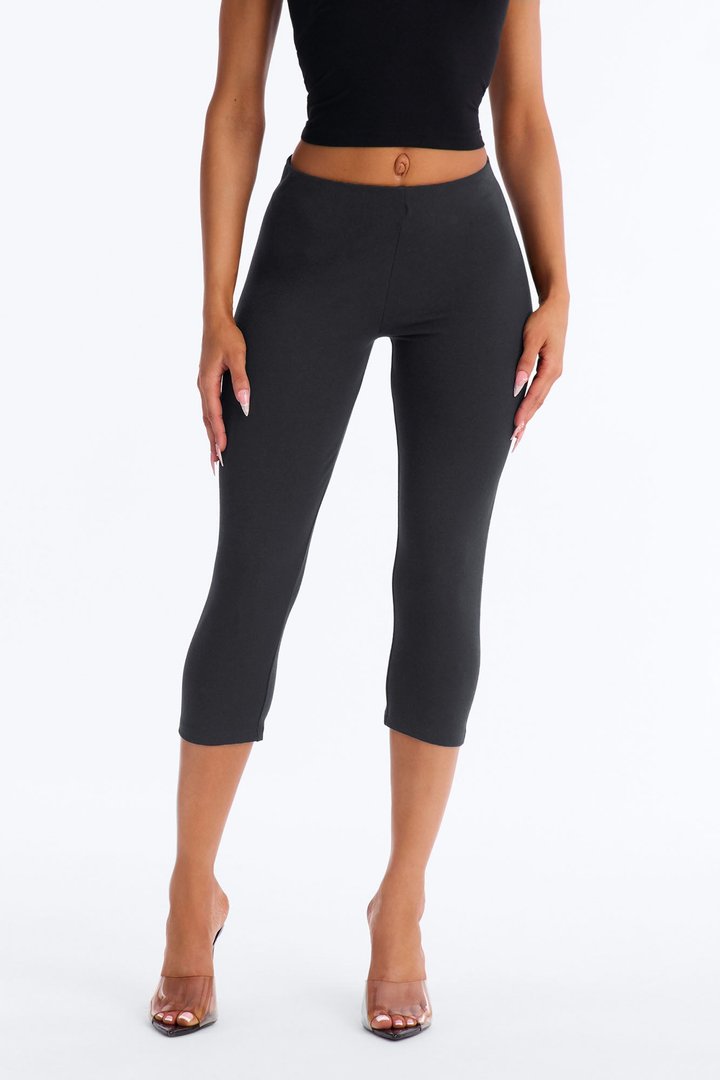 Quinn Low Rise Capri Legging - Charcoal