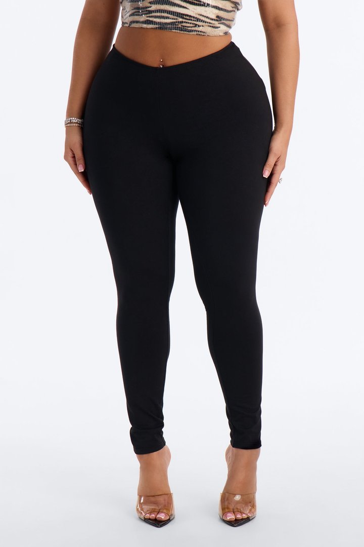 Feeling Cheeky Mid Rise Ruched Butt Legging - Black