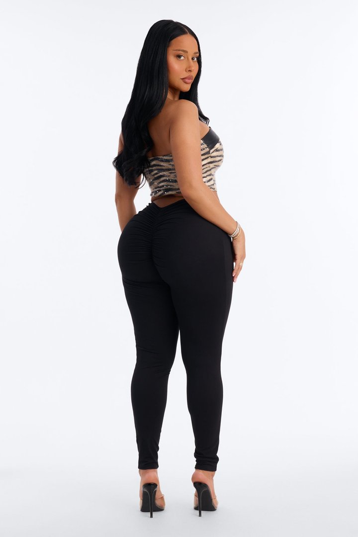 Feeling Cheeky Mid Rise Ruched Butt Legging - Black