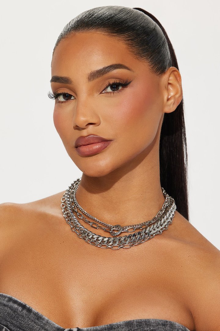 Ahead Of The Game Necklace - Silver