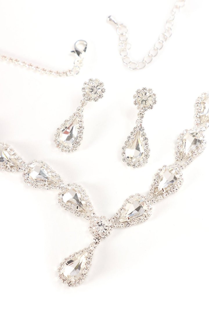 Guest Of Honor Necklace And Earring Set - Silver