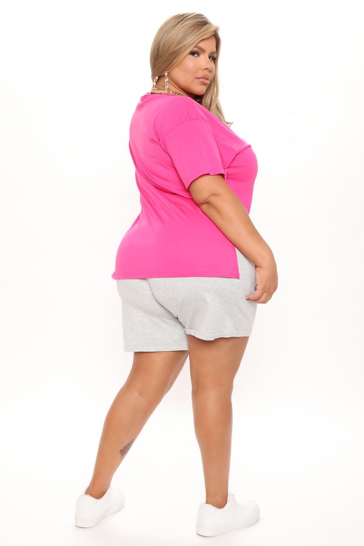 Laid Back Chillin' Pocket Tee - Fuchsia
