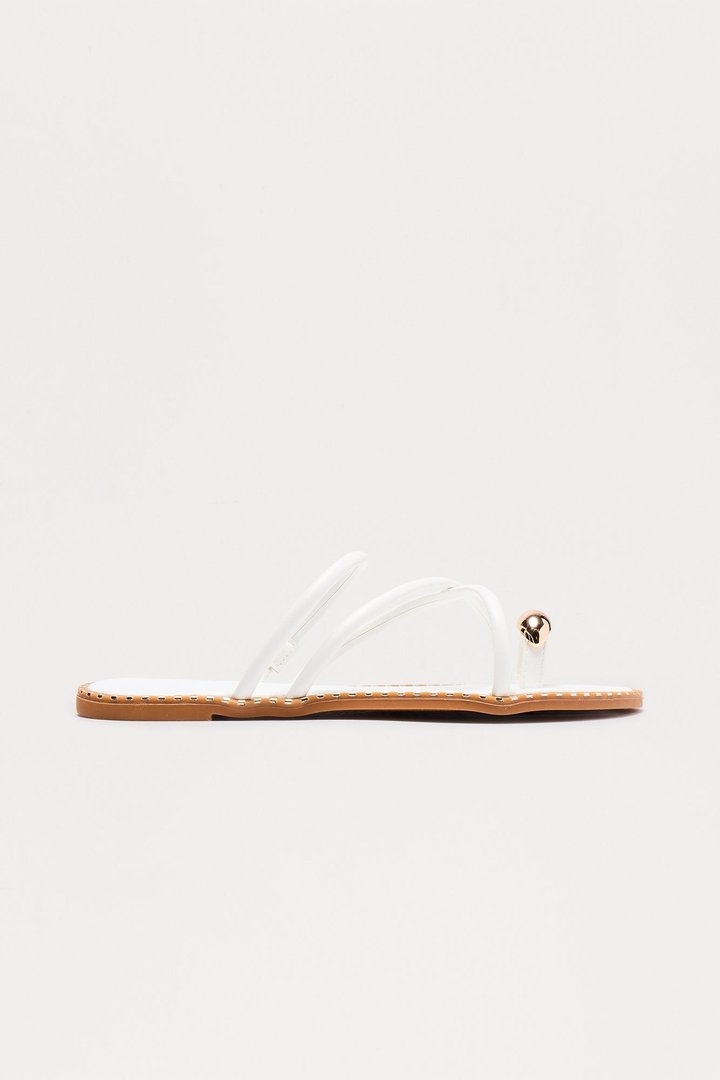 Cruiser Toe Ring Sandals - White