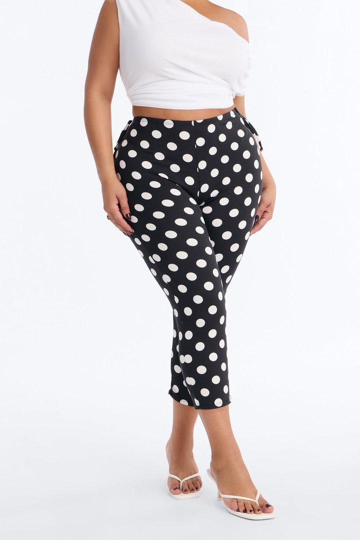 Lucia High Rise Polka Dot Capri Legging 19″ - Black/White