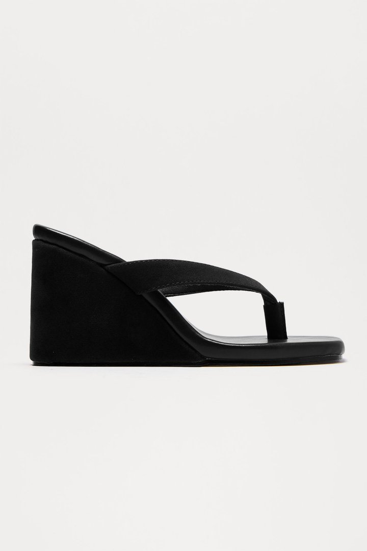 Mekia Thong Wedges - Black