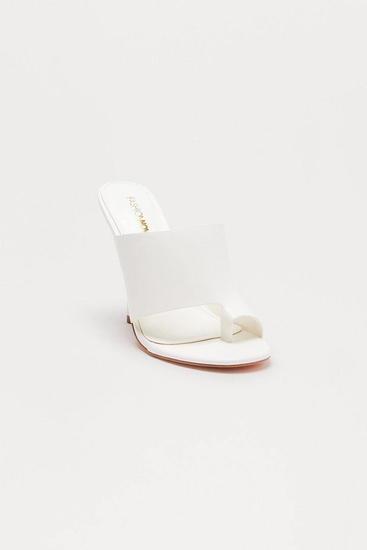 Nicolette Faux Leather Toe Ring Mules - White