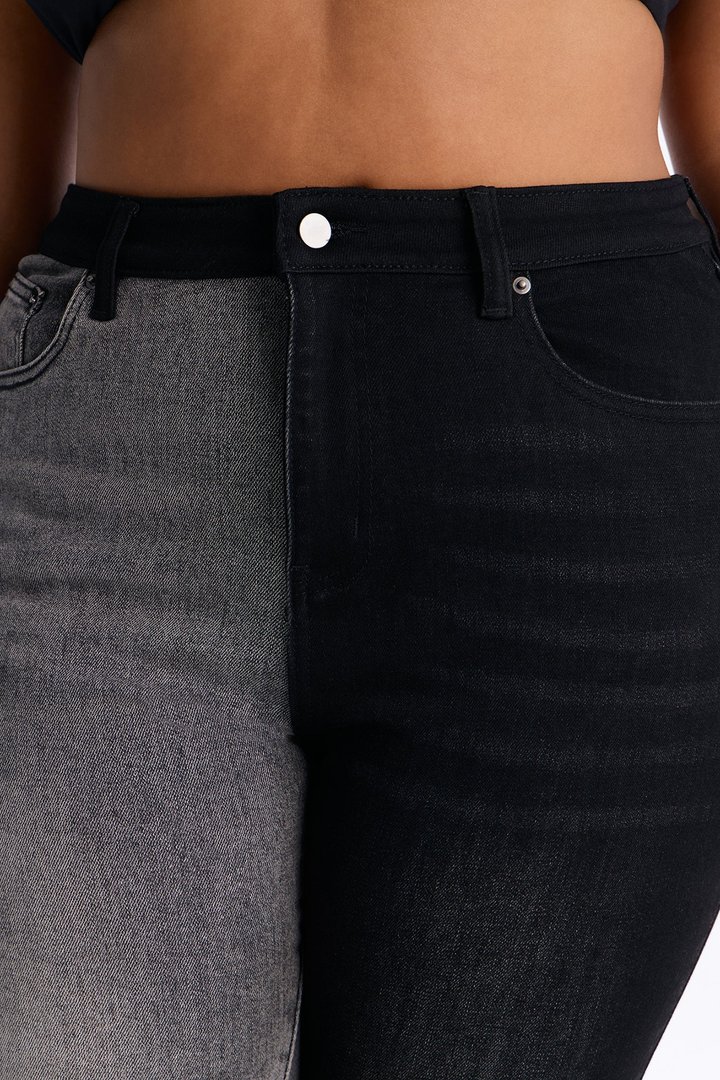 Second Guessing Stretch Skinny Jeans - Black/combo