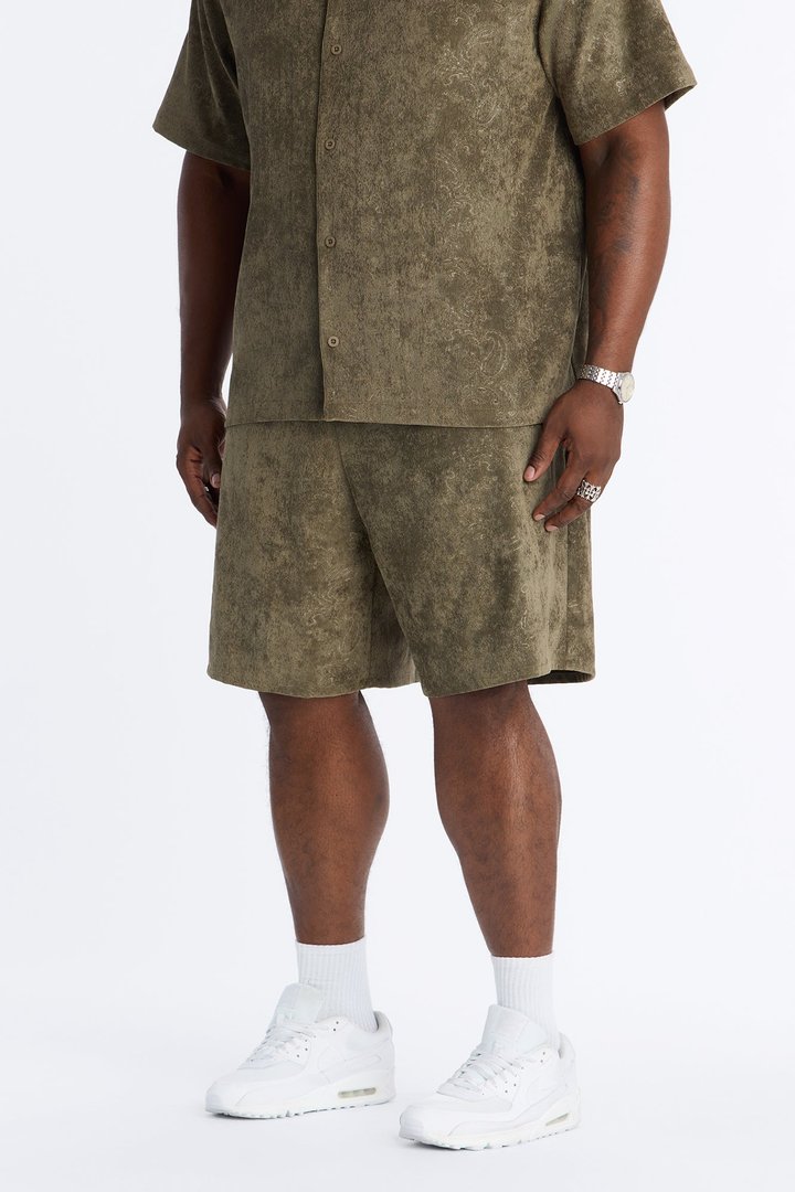 Relaxed Field Of Paisley Short - Olive
