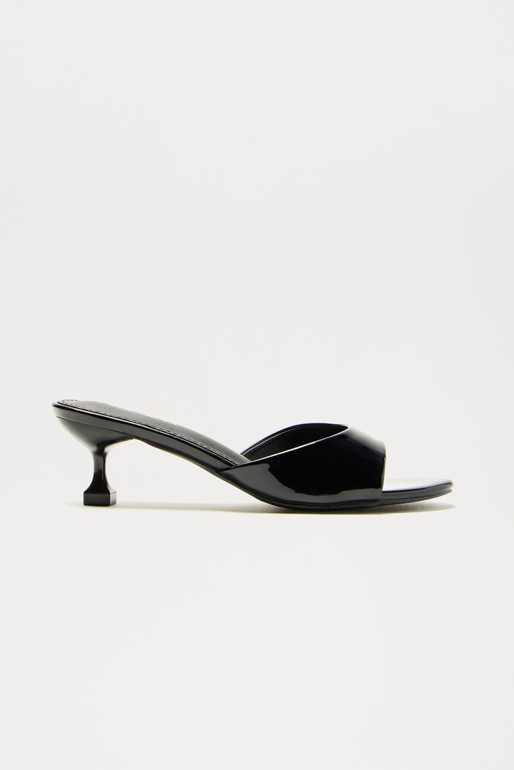 Honey Kitten Heels - Black