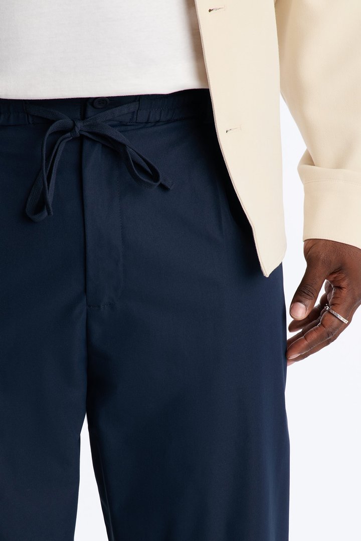 Nelson Pleated Hybrid Relaxed Pant - Navy