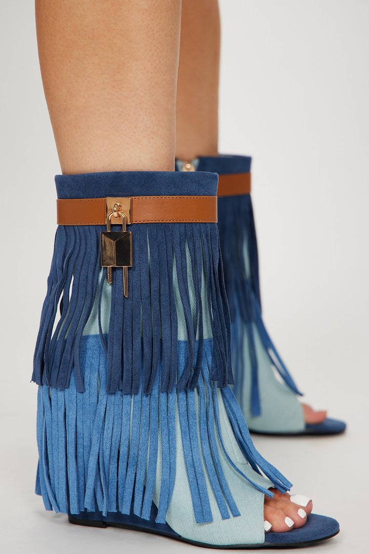 New Girl On Da Block Flat Sandals - Denim