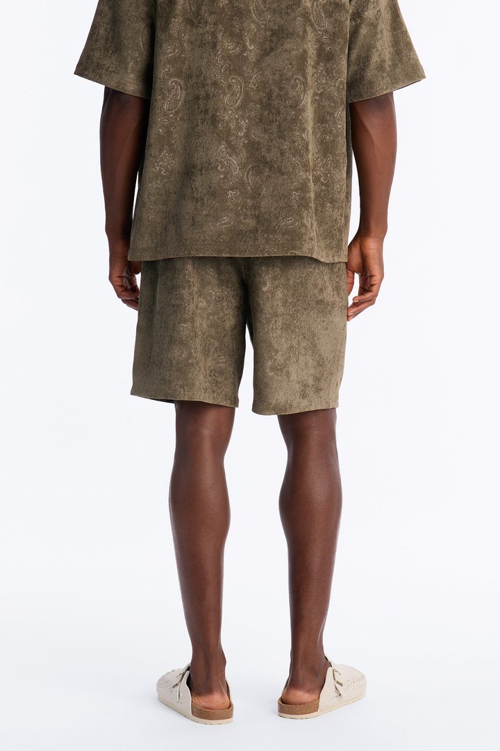 Relaxed Field Of Paisley Short - Olive