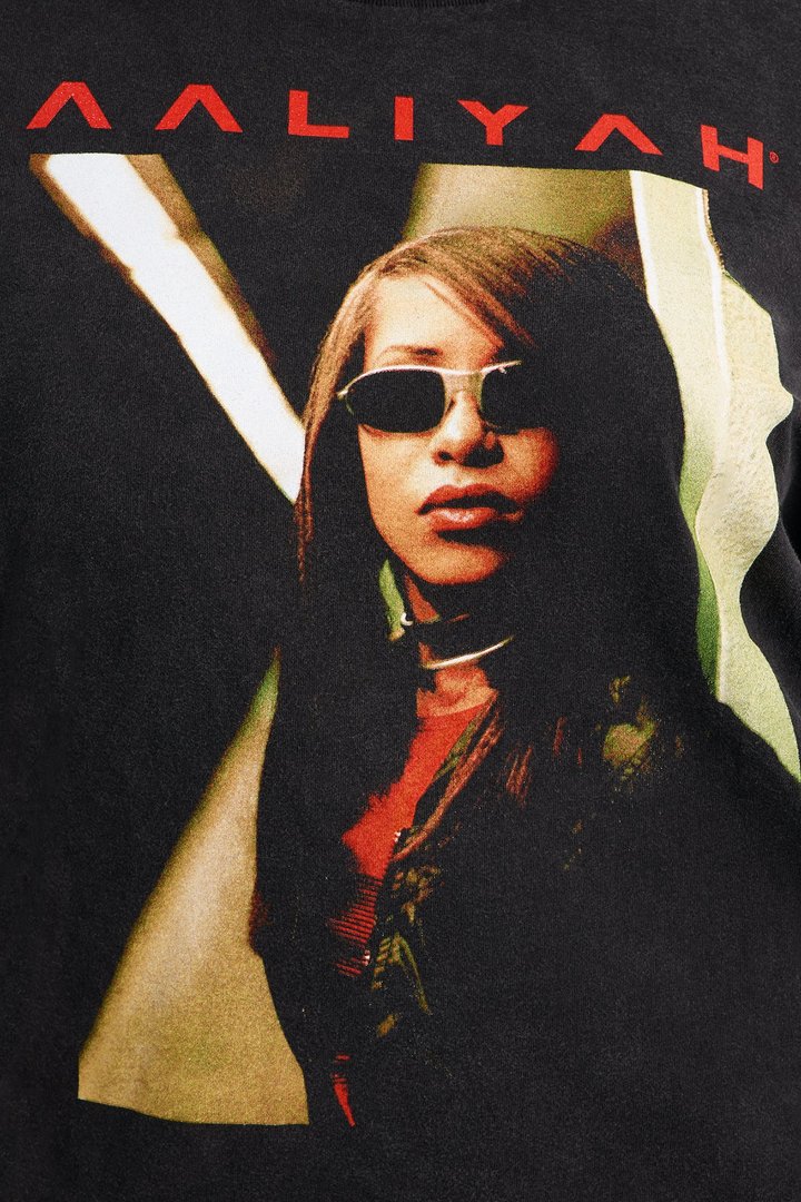 Aaliyah On Tour T-Shirt - Black