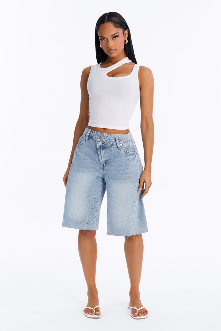 Carryn Non Stretch Crossover Waistband Denim Jorts - Light Wash