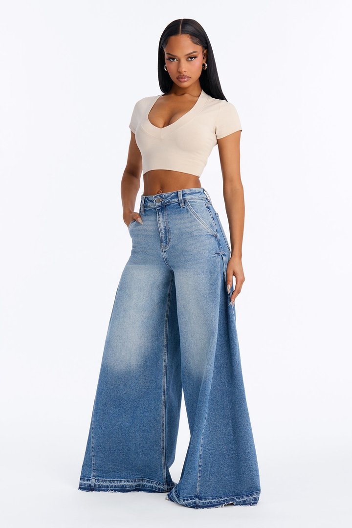 Coastline Pleated Stretch Wide Leg Jeans - Medium Wash