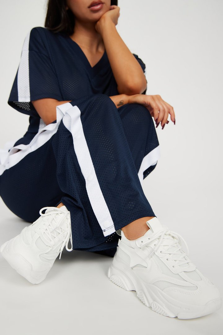 Feelin' My Vibe Sneakers - White
