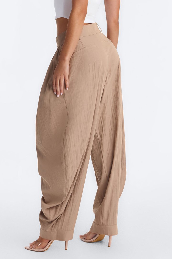 Laynee Lightweight Pleated Barrel Leg Trouser - Beige
