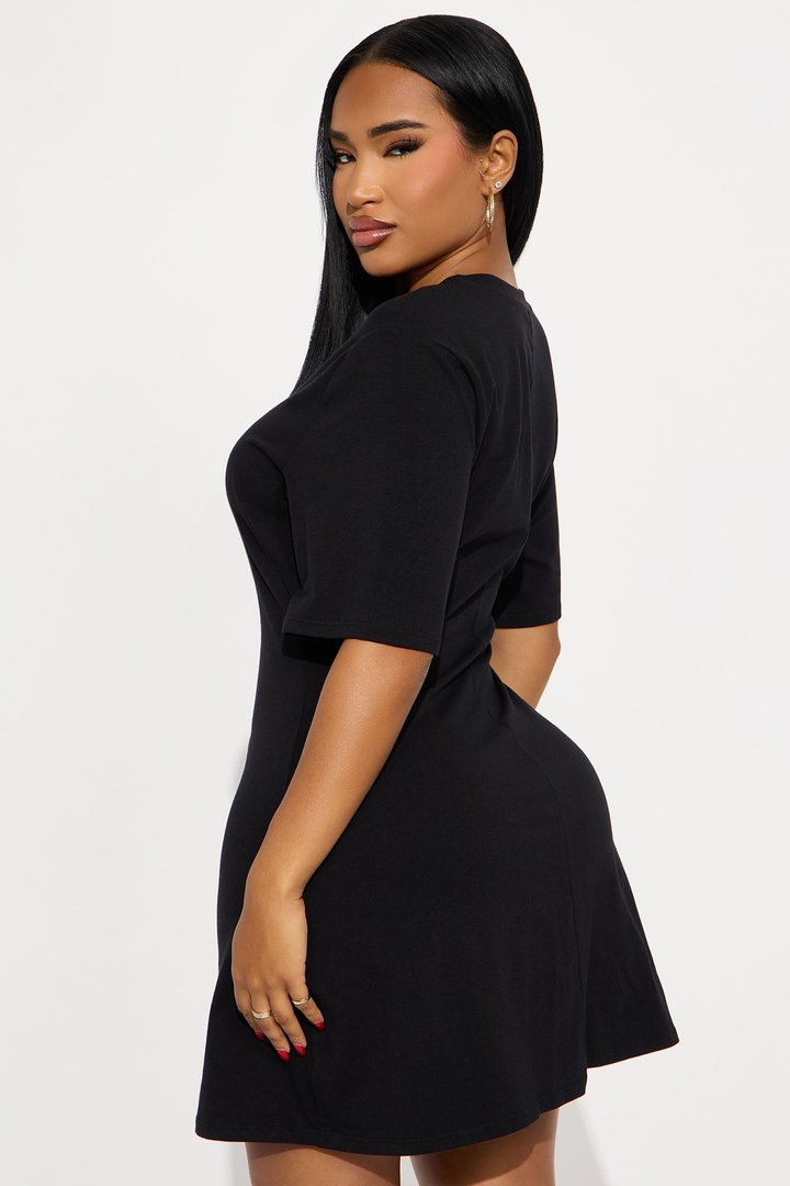 Jaycee Short Sleeve T Shirt Mini Dress - Black