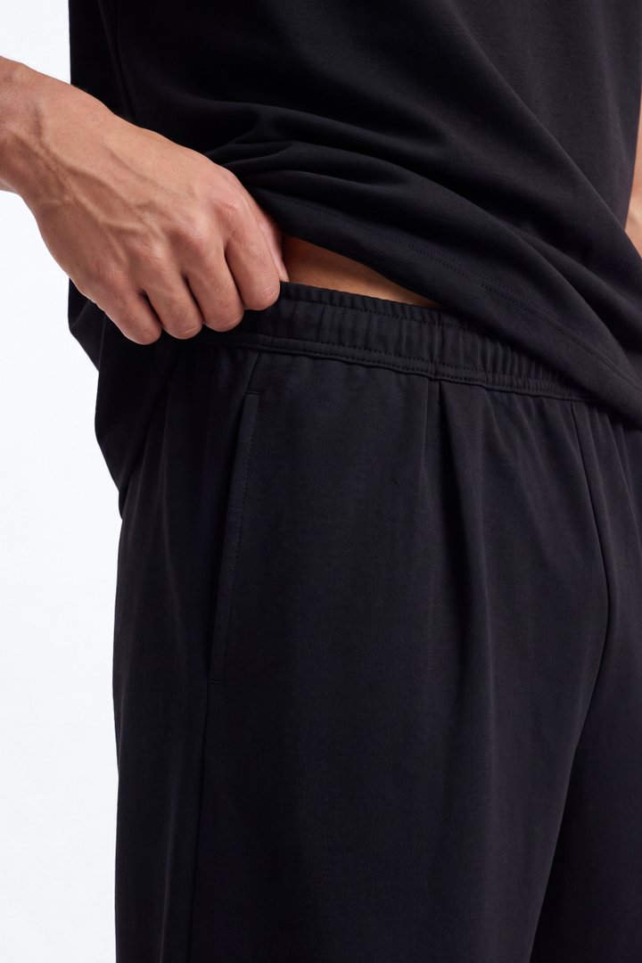 Structured Fleece Pleated Baggy Short - Black