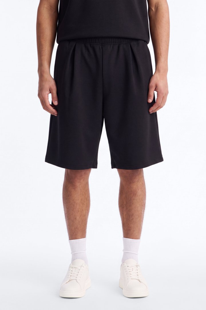 Structured Fleece Pleated Baggy Short - Black