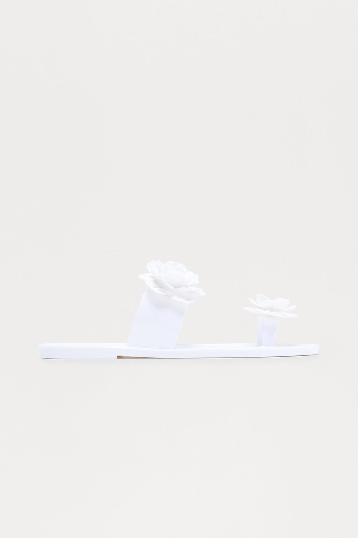 Rosemary Flower Toe Ring Sandals - White