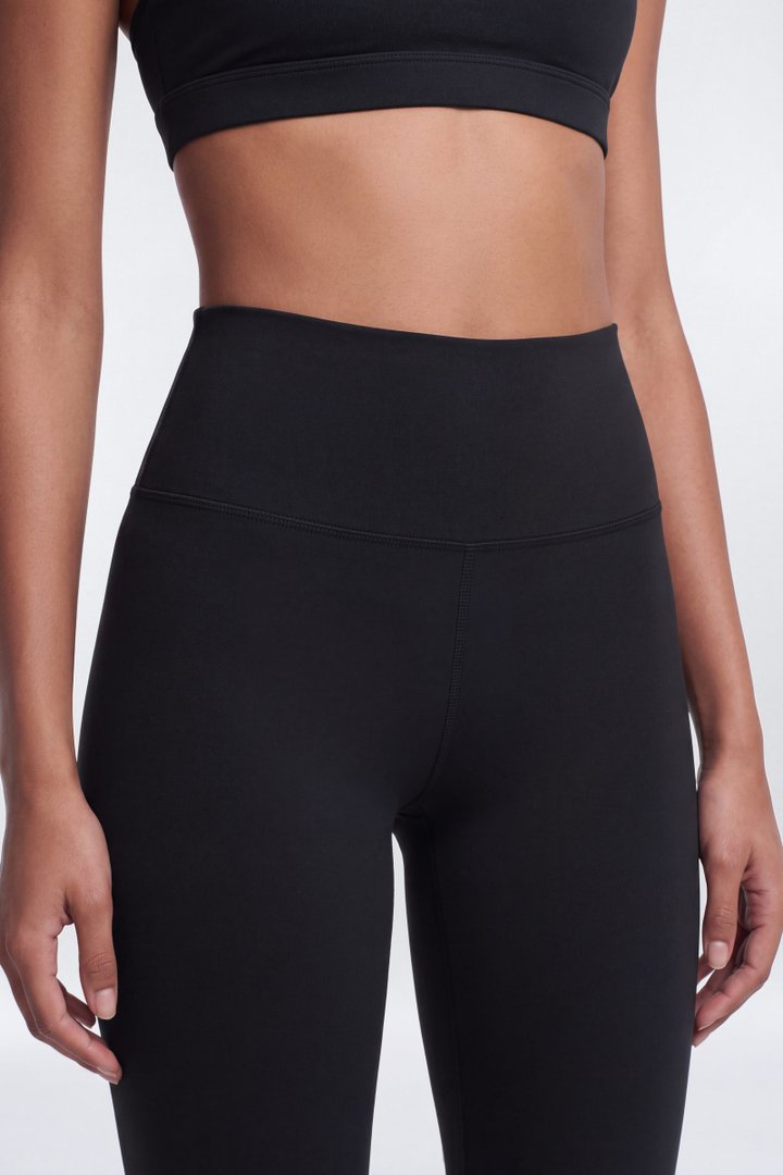 ProStretch™ 17″ Deep V Back Capri Legging - Black