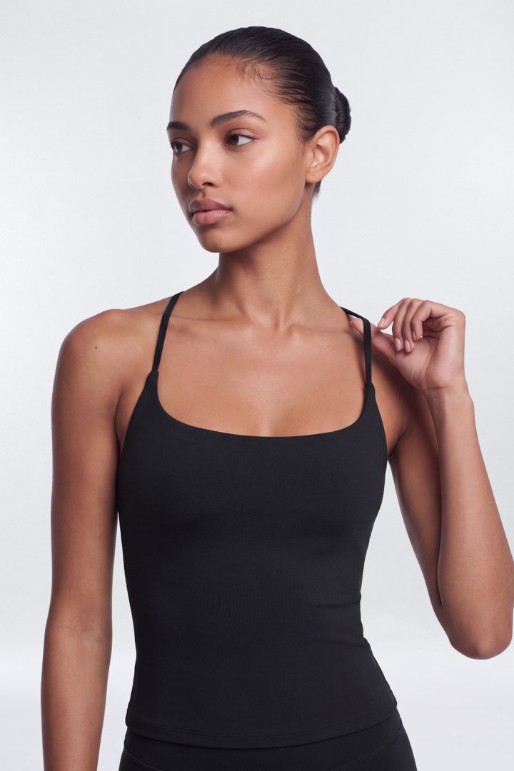 CloudForm™ Y Back Sports Top - Black