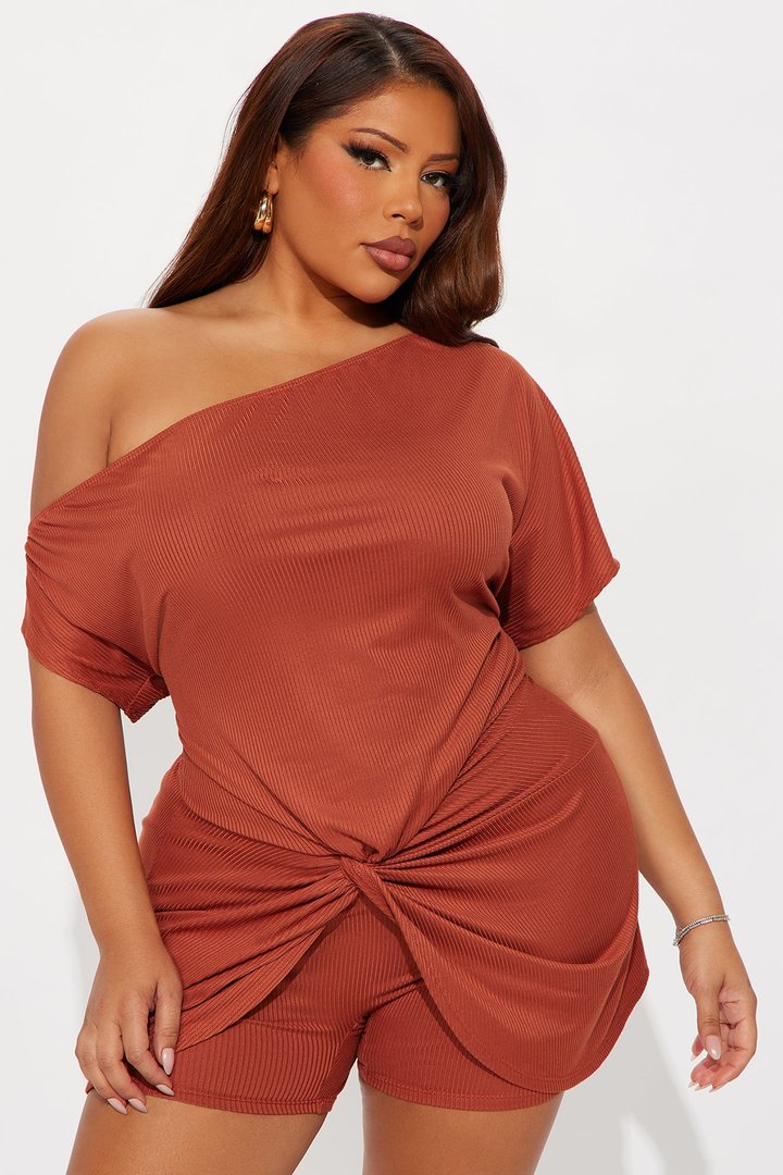 Carry My Purse Twist Front Short Set - Rust