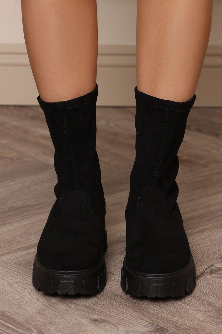 Exactly That Lug Sole Booties - Black