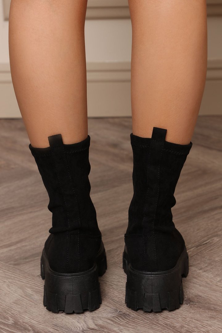 Exactly That Lug Sole Booties - Black