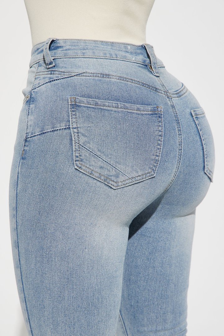 San Diego Sculpting Stretch Flare Jeans - Light Wash