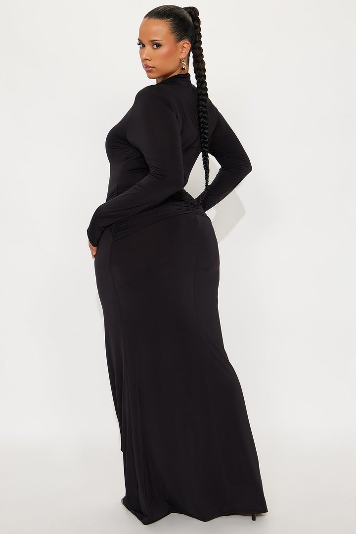 In The Moment Maxi Dress - Black