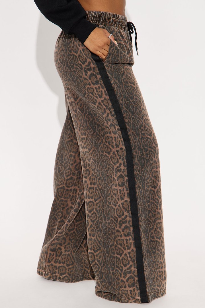 Have My Word Leopard Twill Wide Leg Pant - Dark/Combo