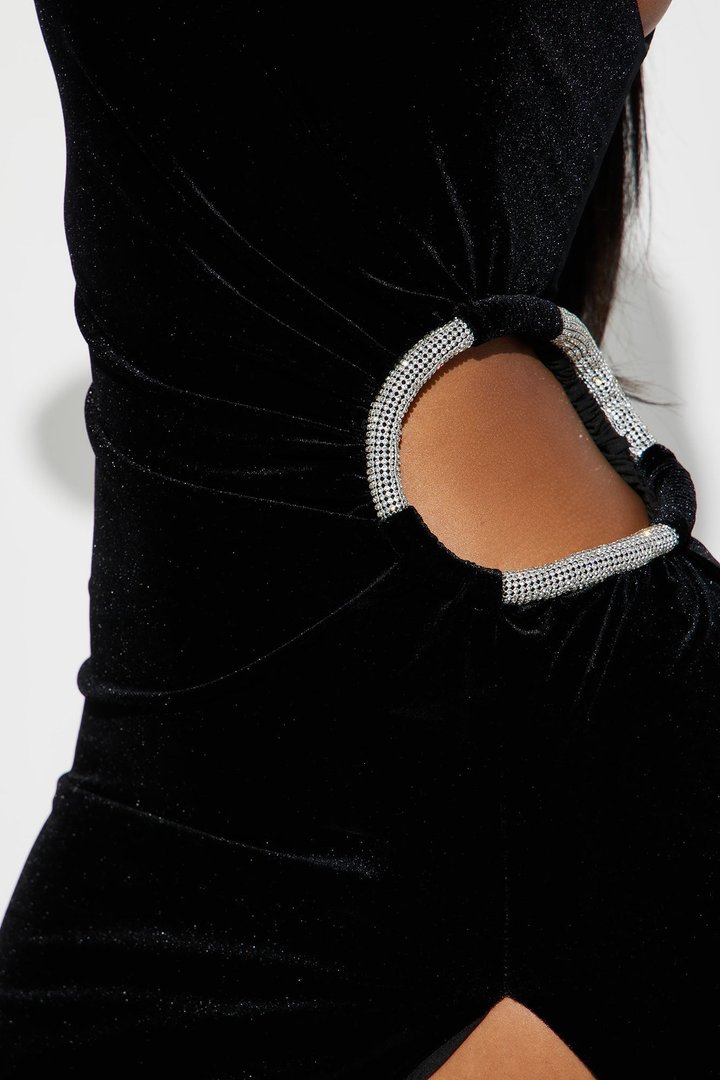 Jewel Velvet Gown - Black