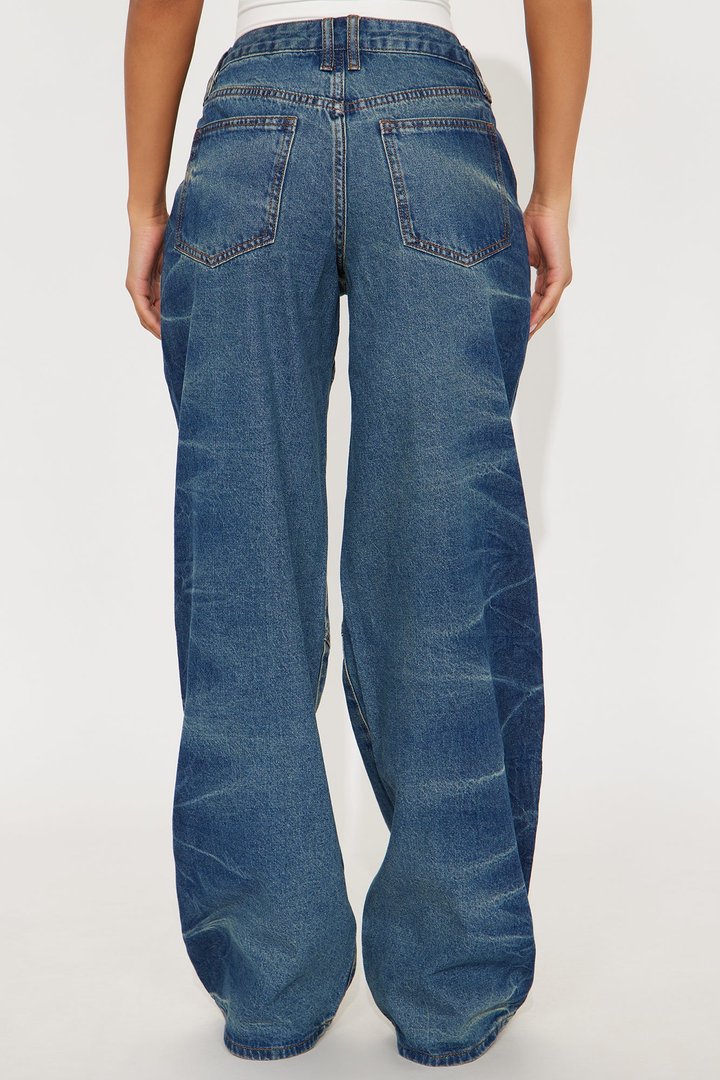 Ocean Eyes Seaming Straight Leg Jeans - Medium Wash