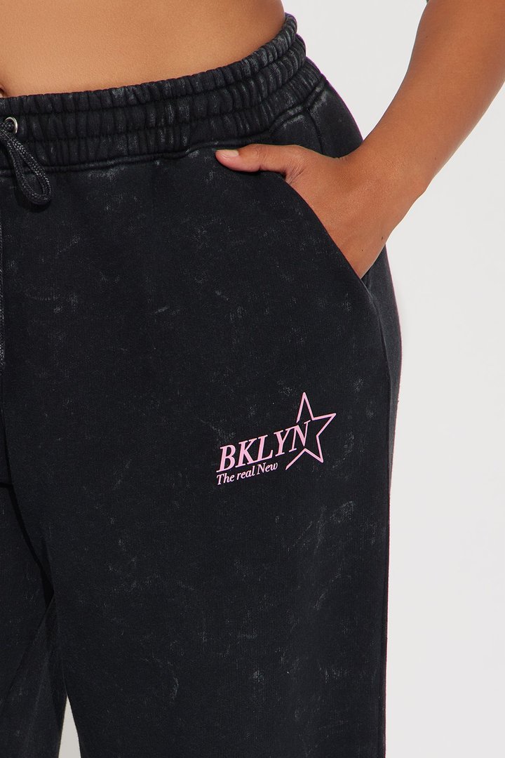 Brooklyn Star Washed Pants - Black