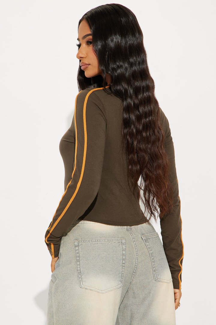 She's a 98' Baby Tee - Olive/combo