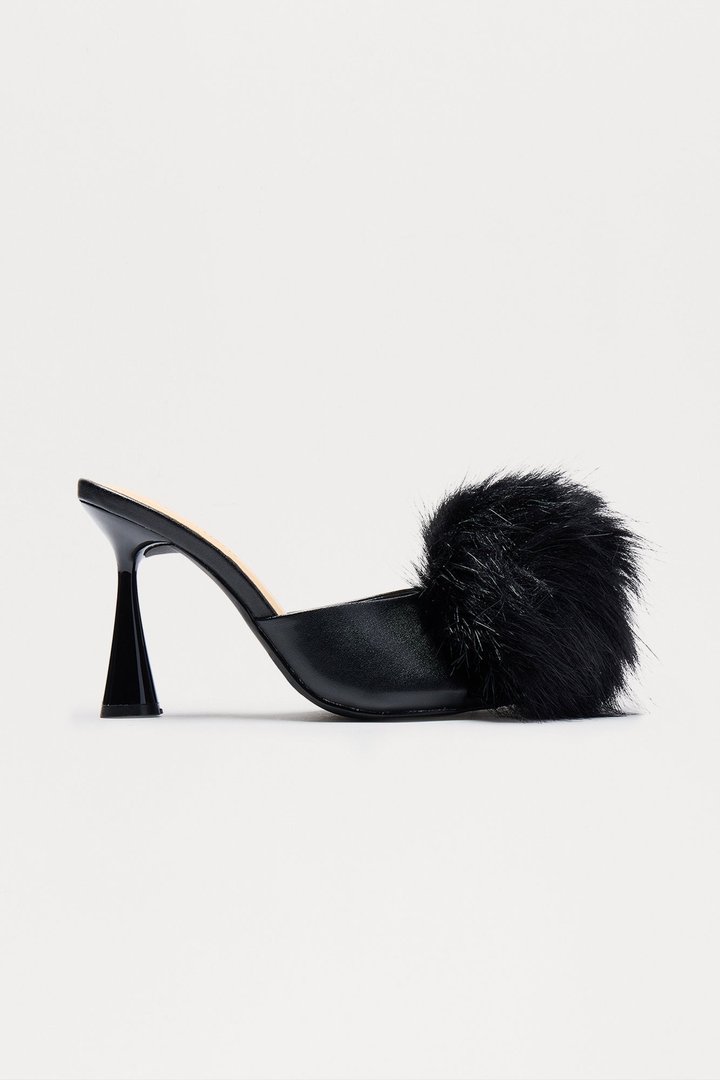 Hosier Faux Fur Pumps - Black