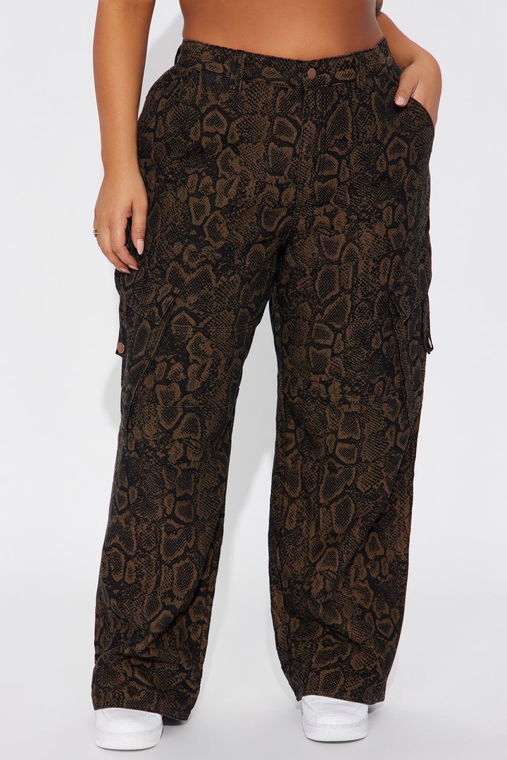 Bite Back Cargo Straight Leg Jeans - Brown/combo