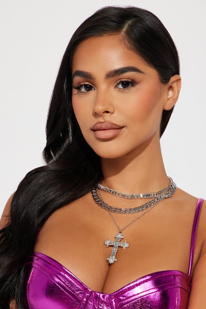 Cross Your Heart Babe Necklace - Silver