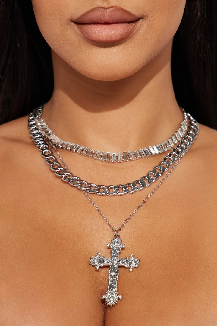 Cross Your Heart Babe Necklace - Silver