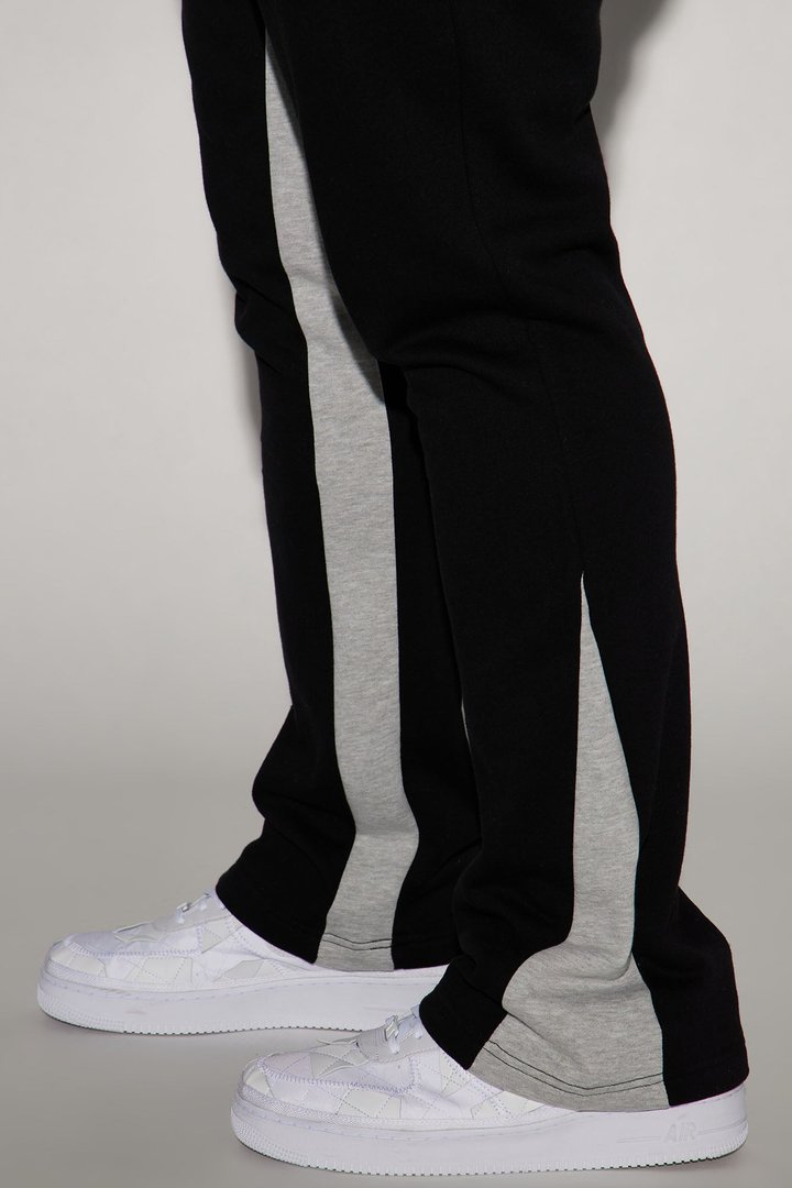 Tayson Flared Sweatpants - Black