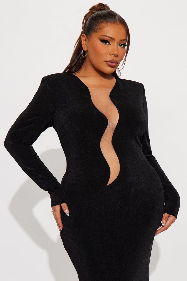 Eyes On Slinky Maxi Dress - Black