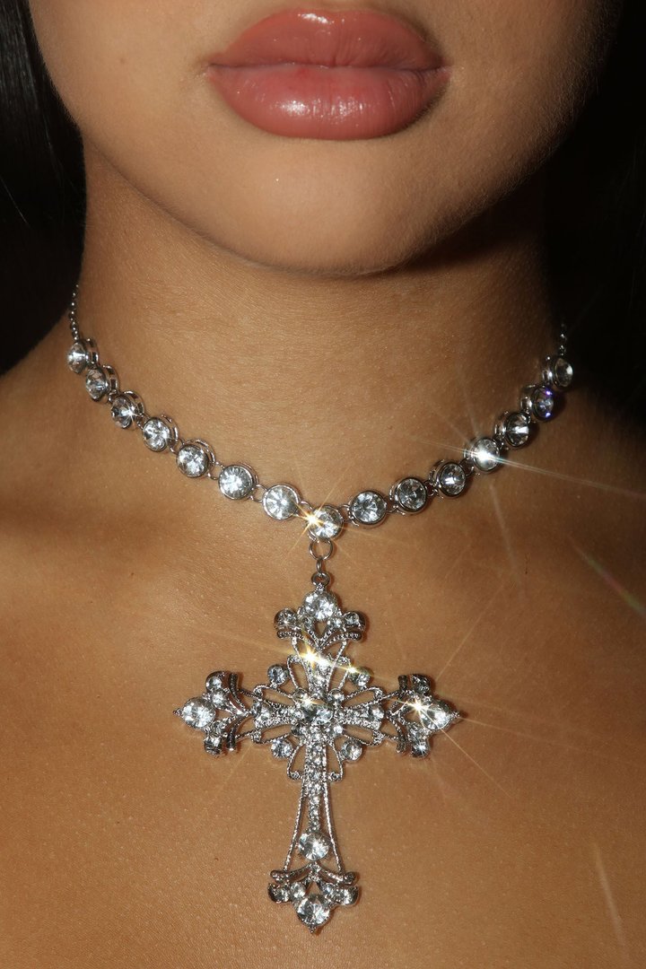 Crossed My Path Necklace - Silver