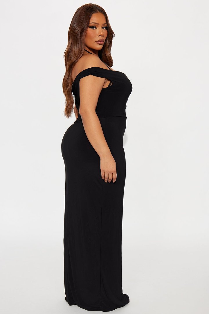Mikayla Peek A Boo Lace Maxi Dress - Black