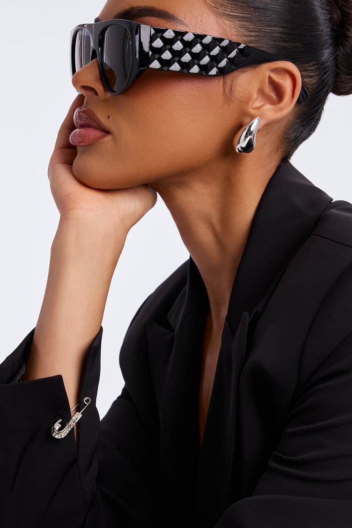 Pinned Perfection Oversized Blazer - Black